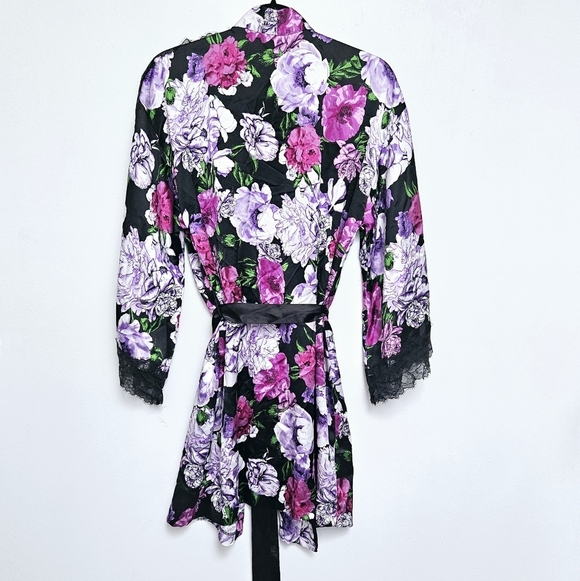 Victoria’s Secret XS Floral Lavender Purple Lace Kimono Sleeve Belt Satin Robe - Picture 2 of 14